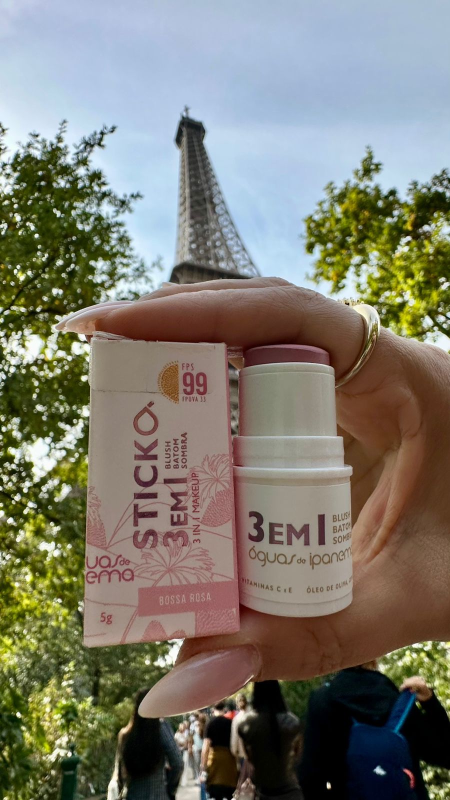 Águas de Ipanema leva a beleza consciente do Rio de Janeiro à Paris Fashion Week