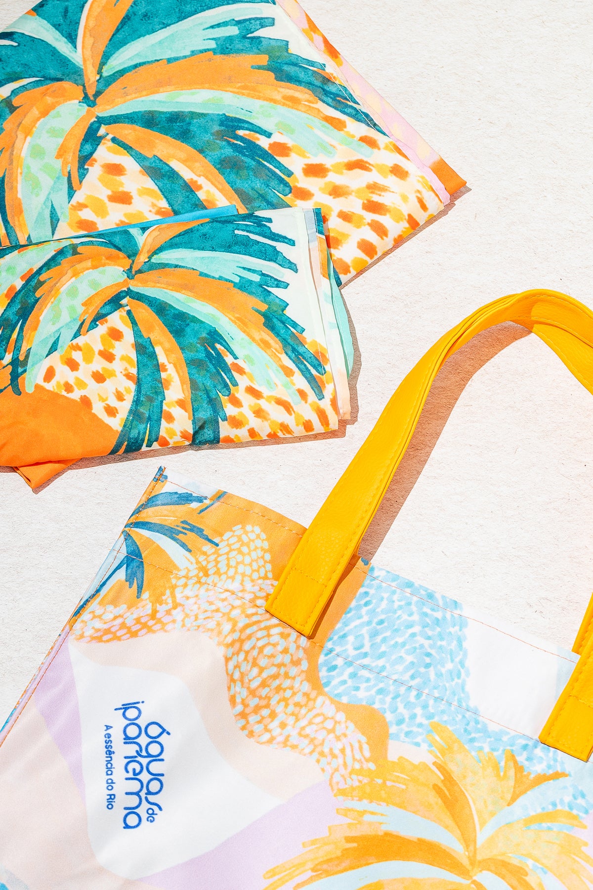 Elegância à Beira-Mar: Bolsa + Canga + Lenço Águas de Ipanema - Edição Doce Balanço